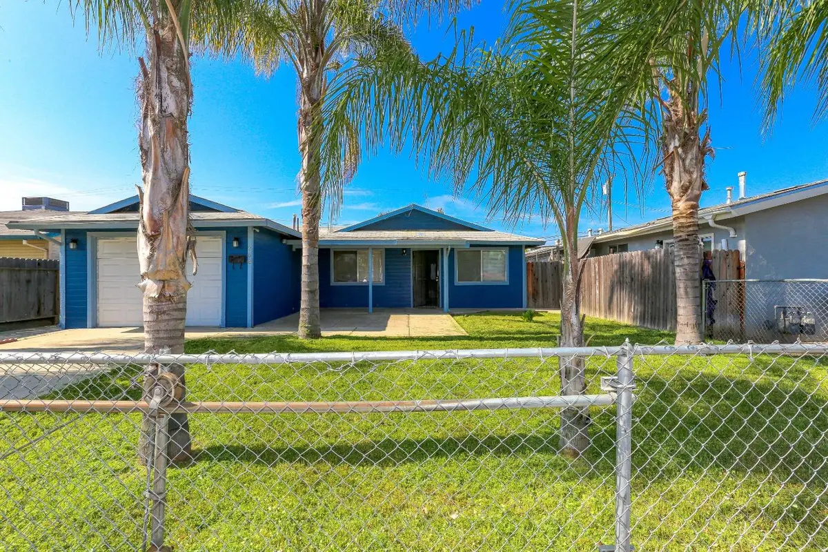 268 E 10th, Merced, CA 95341 - #1