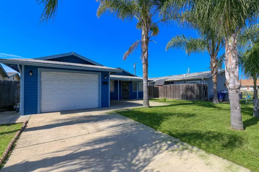 268 E 10th, Merced, CA 95341 - #2