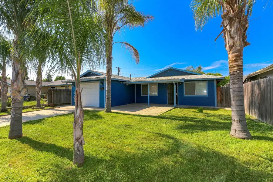 268 E 10th, Merced, CA 95341 - #3