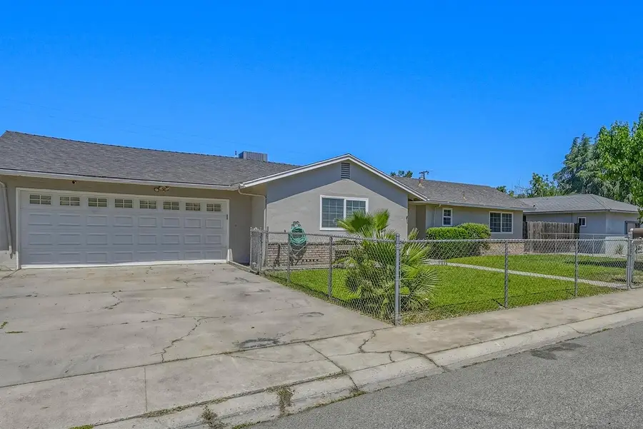 1512 Coolidge Avenue, Chowchilla, CA 93610 - #2