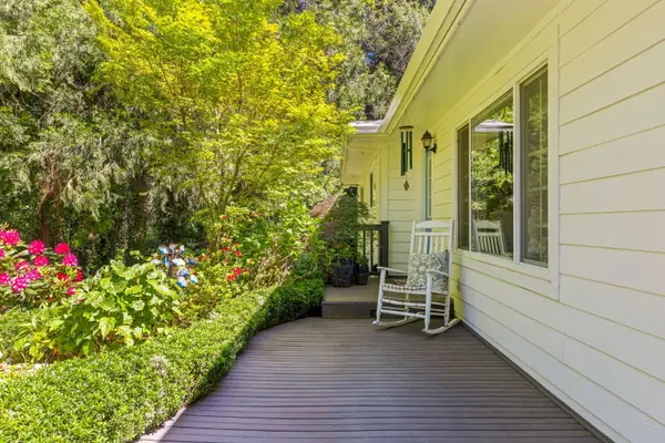 2812 Crystal Springs Road, Camino, CA 95709