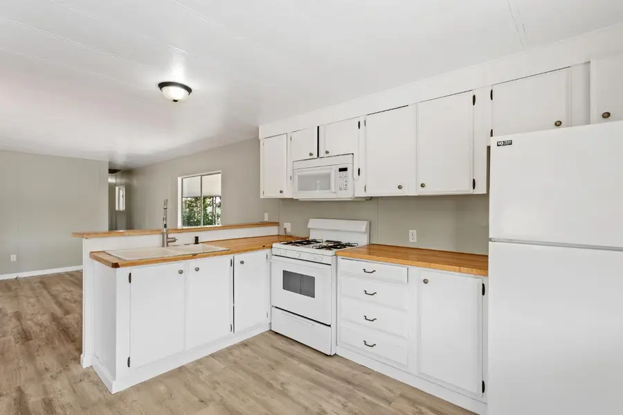 10035 Mills Station Road #100, Sacramento, CA 95827 - #2