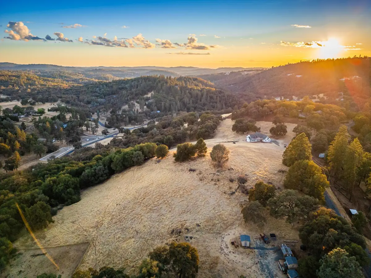 19635 Peyton Pl, Grass Valley, CA 95949 - #1