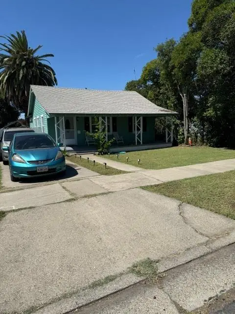 328 E 20th Street, Merced, CA 95340 - #2