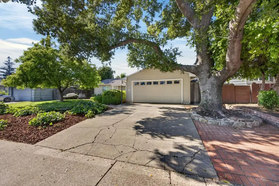 4549 Lippi Parkway, Sacramento, CA 95823 - #2