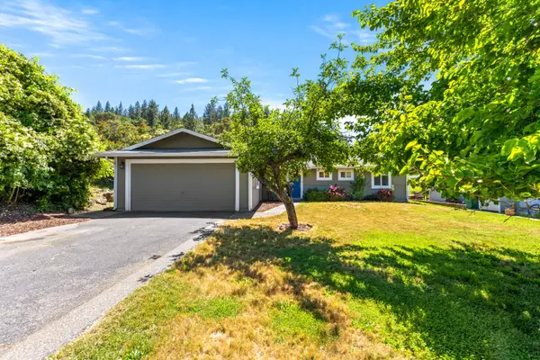 13806 Torrey Pines Drive, Auburn, CA 95602
