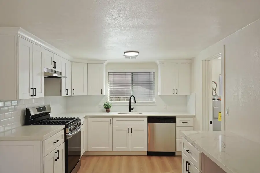 522 S Lincoln Way, Galt, CA 95632 - #2