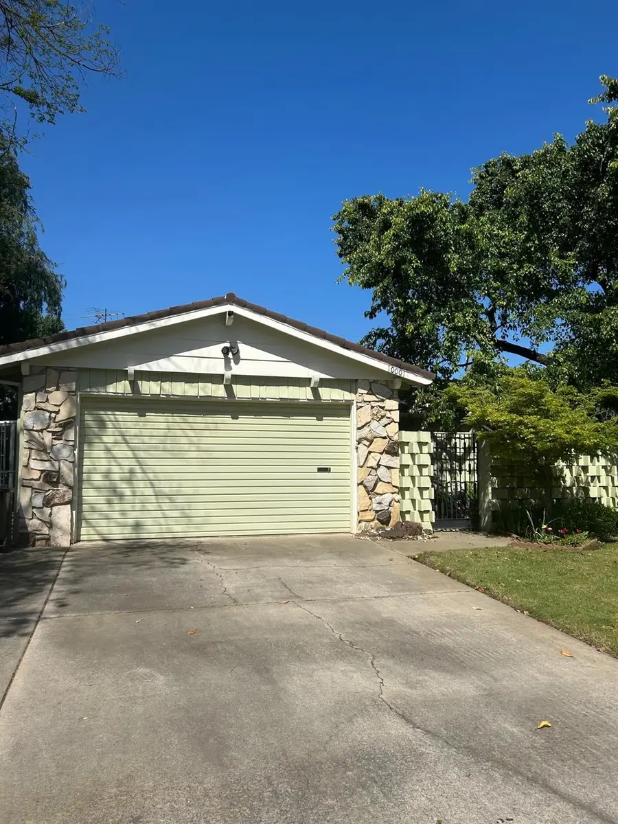 10001 El Pinzon Court, Rancho Cordova, CA 95670 - #2