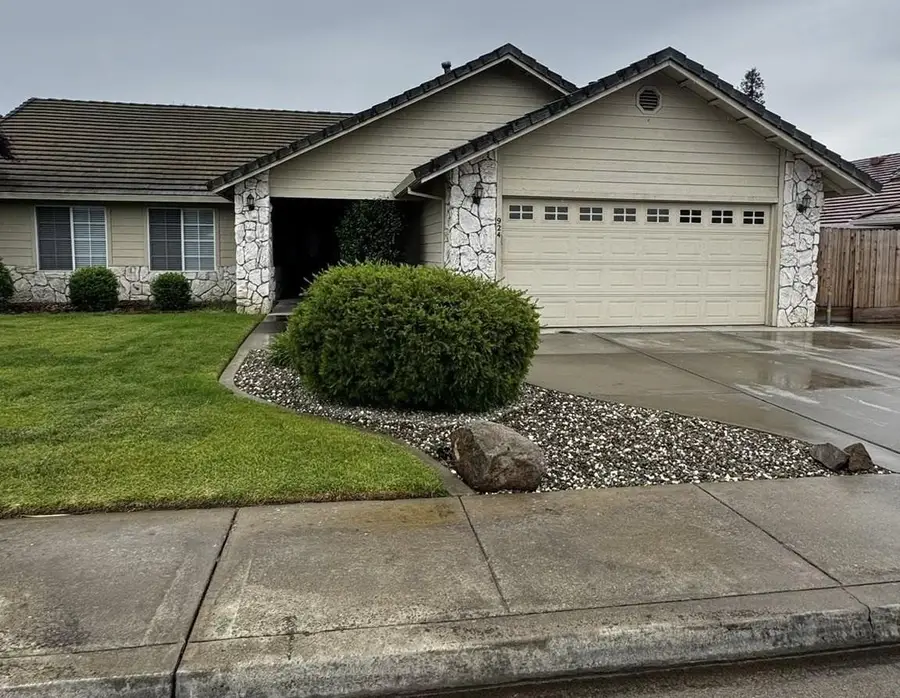 924 E Milgeo Avenue, Ripon, CA 95366 - #3