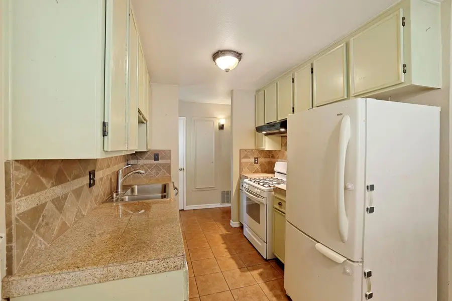 1699 W J Street, Oakdale, CA 95361 - #3