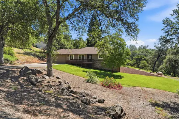 16930 Mountain View Drive, Applegate, CA 95703
