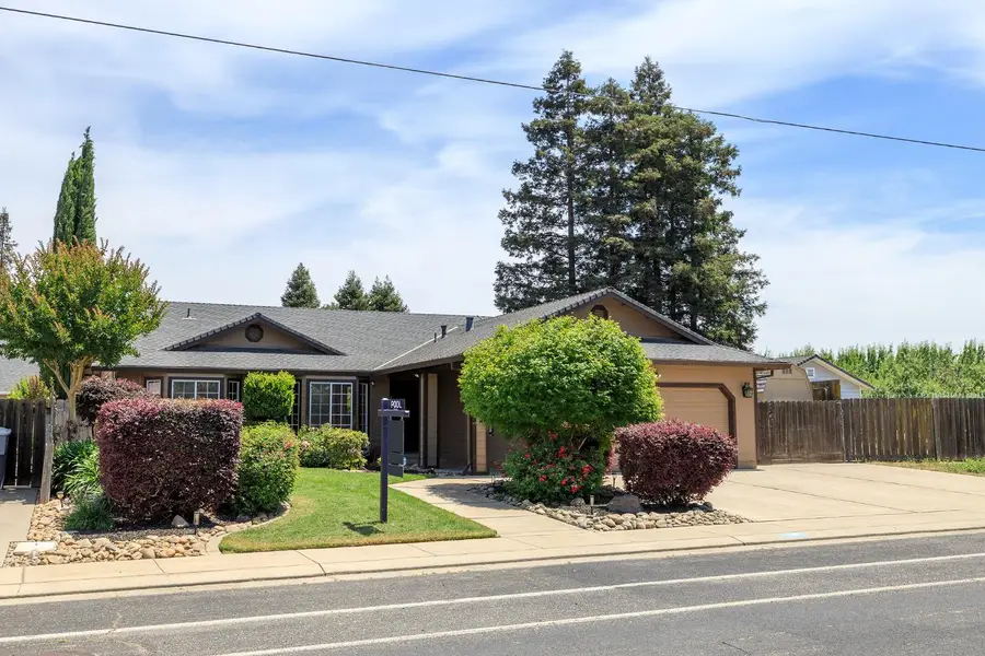 1748 Brennan Avenue, Escalon, CA 95320 - #2