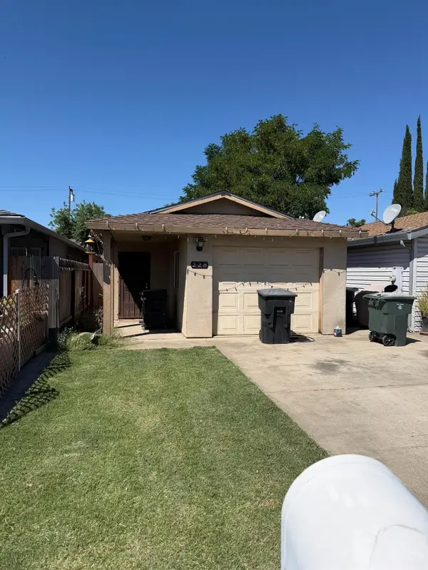 228 N 5th Avenue, Oakdale, CA 95361