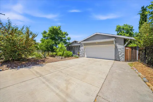 2865 26th Avenue, Sacramento, CA 95820