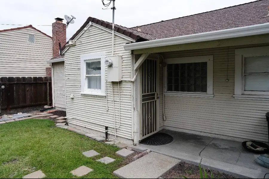 915 Solari Avenue, Stockton, CA 95205 - #2
