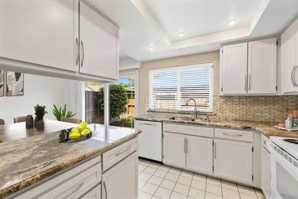 3928 Oak Villa Circle, Carmichael, CA 95608