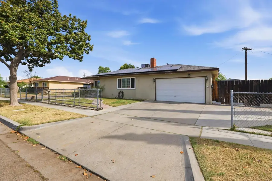 4867 E Leisure Avenue, Fresno, CA 93727 - #3