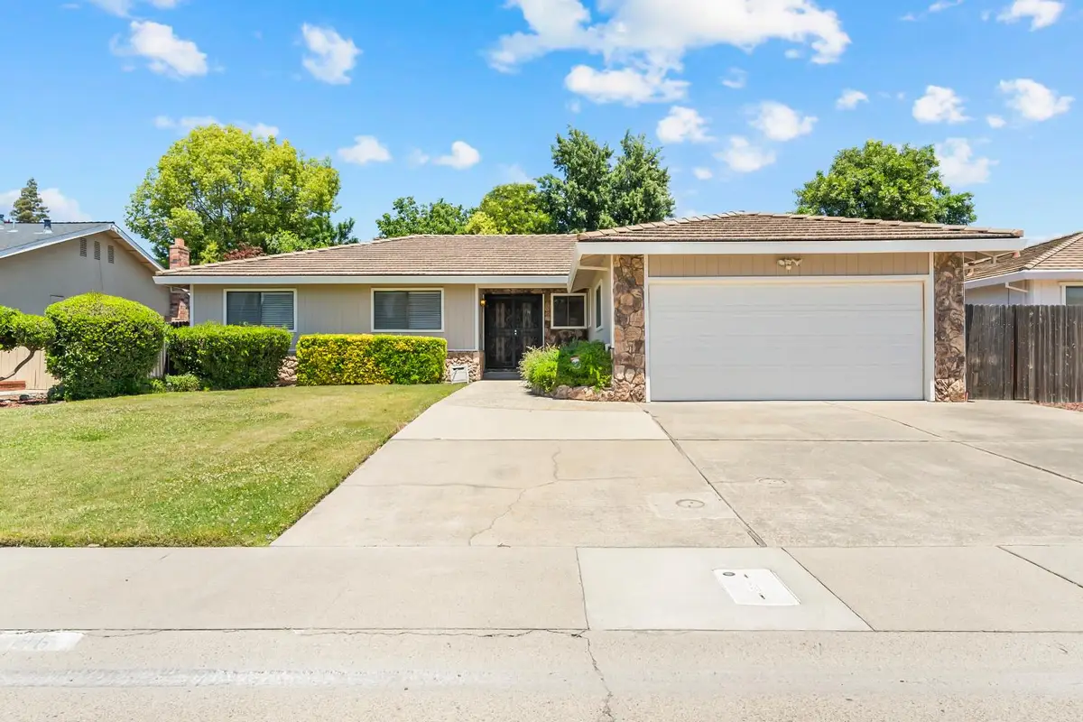 96 Parkshore Circle, Sacramento, CA 95831 - #1