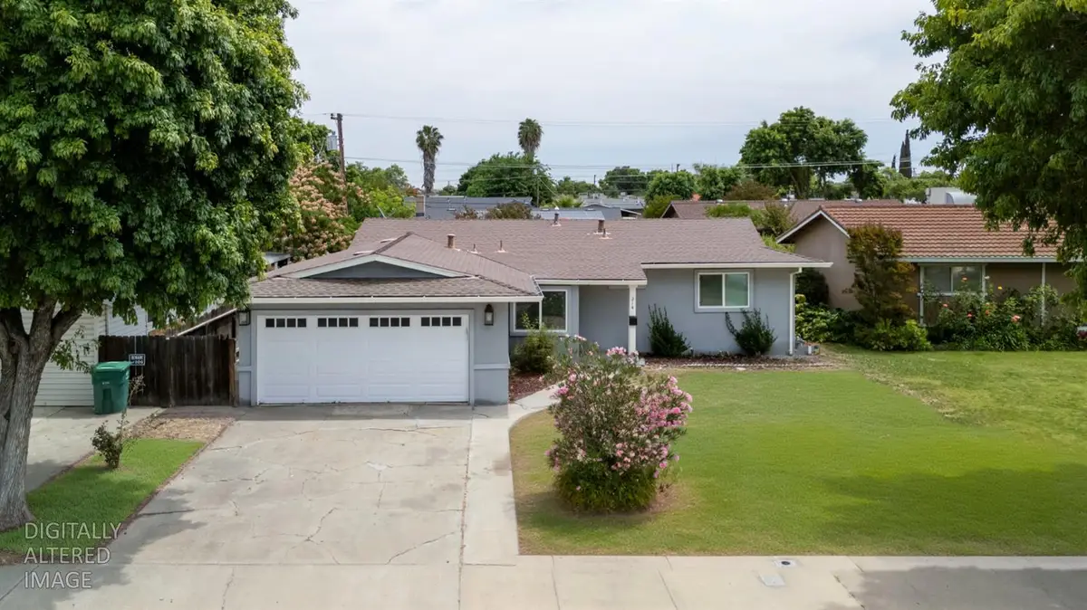 214 N Santa Clara Street, Los Banos, CA 93635 - #1