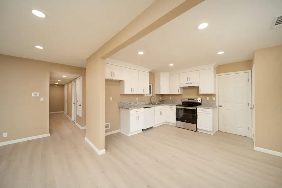 214 N Santa Clara Street, Los Banos, CA 93635 - #3