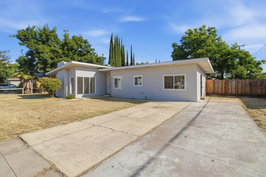 889 E 23rd Street, Merced, CA 95340 - #2