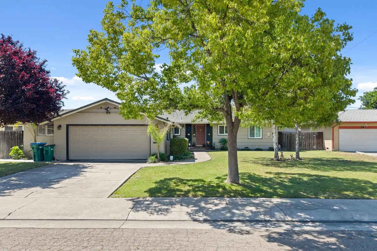 302 E El Campo Avenue, Stockton, CA 95207 - #1