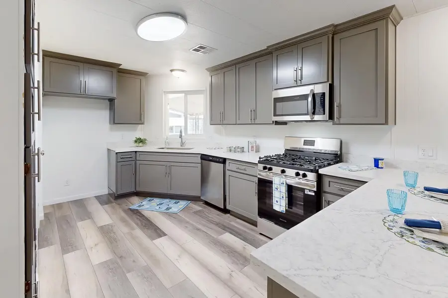 137 La Brea Way, Yuba City, CA 95993 - #3