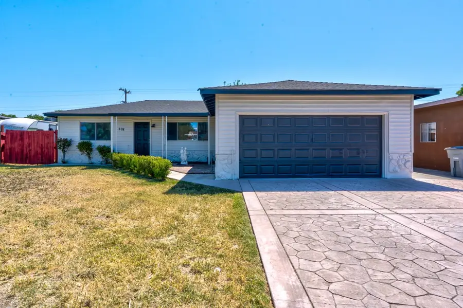 208 N Santa Rita Street, Los Banos, CA 93635 - #3