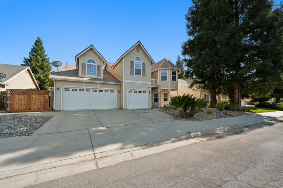 2693 E Lester Avenue, Fresno, CA 93720 - #3