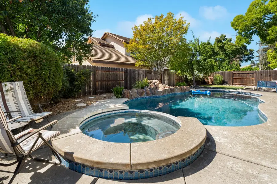 7203 Beaver Falls Way, Elk Grove, CA 95758 - #2