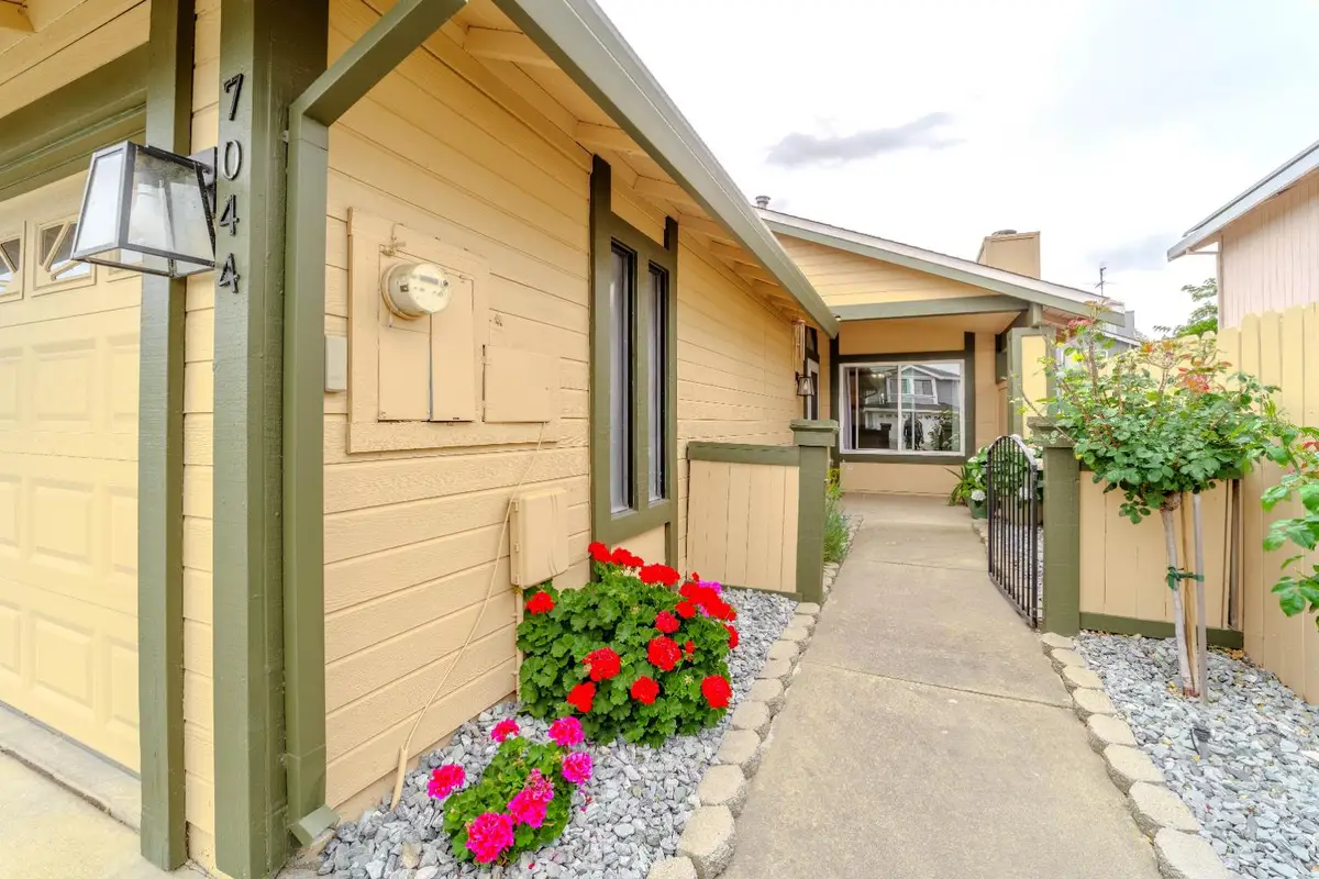 7044 Plume Way, Elk Grove, CA 95758 - #1
