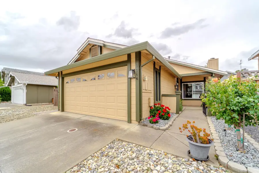 7044 Plume Way, Elk Grove, CA 95758 - #2