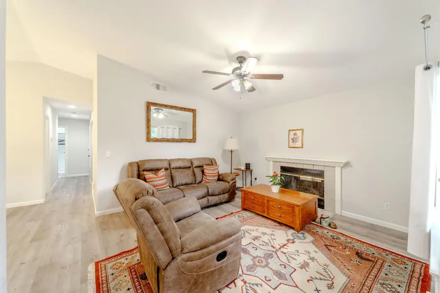 7044 Plume Way, Elk Grove, CA 95758 - #3