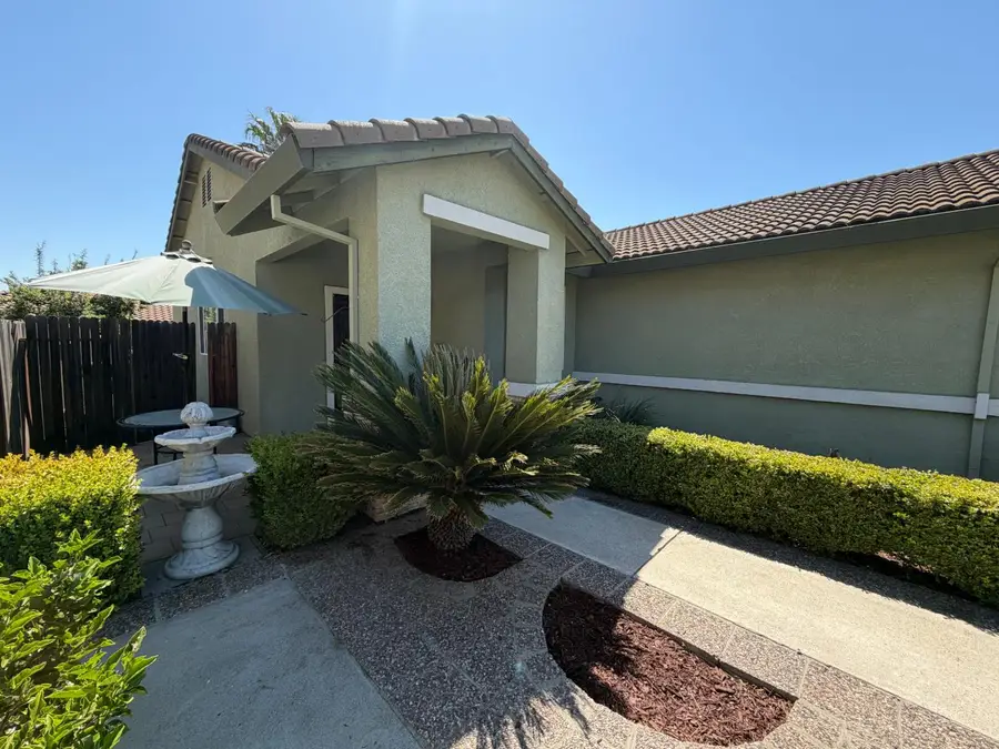 879 Wallace Drive, Woodland, CA 95776 - #3