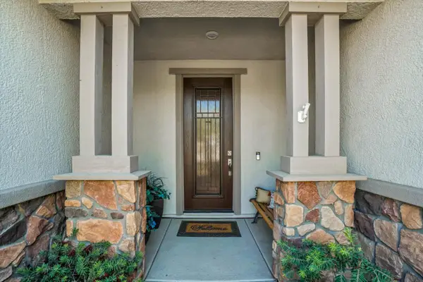 1325 Esplanade Lane, Lincoln, CA 95648