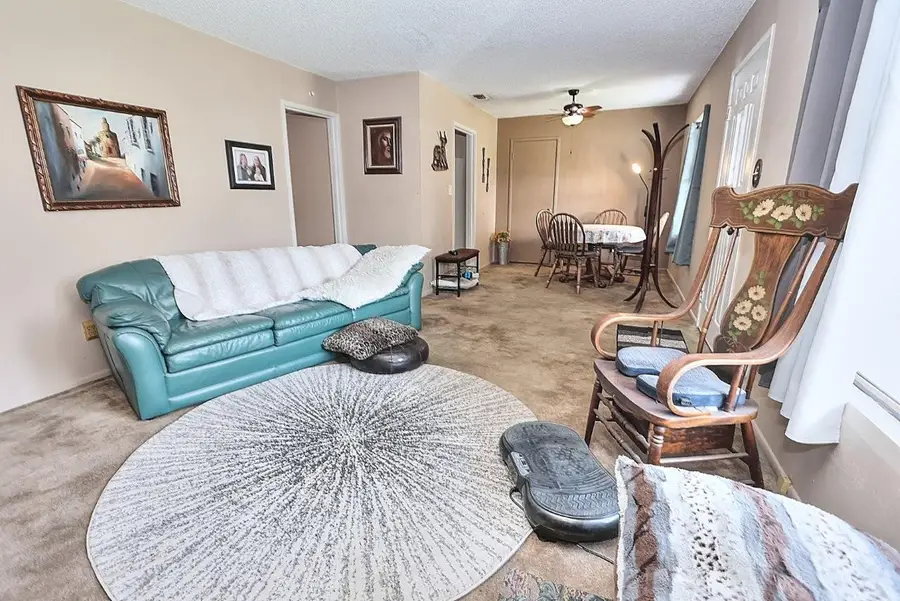 4221 42nd Avenue, Sacramento, CA 95824 - #3