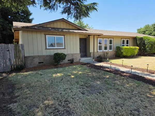3712 E Orangeburg Avenue, Modesto, CA 95355