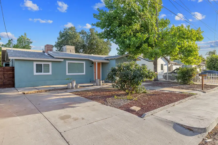 1019 E Laurel Avenue, Visalia, CA 93292 - #2