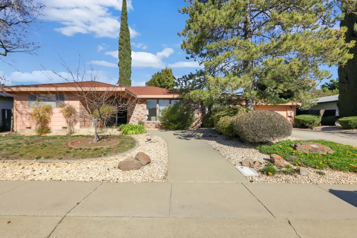 1581 Valley View Drive, Yuba City, CA 95993 - #1