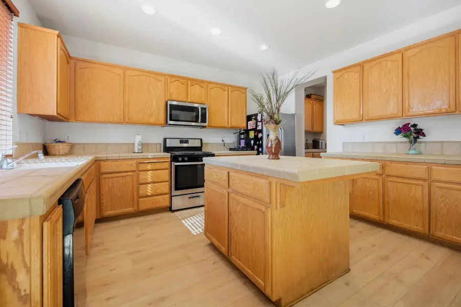 10349 Lanier Ln, Stockton, CA 95219 - #2