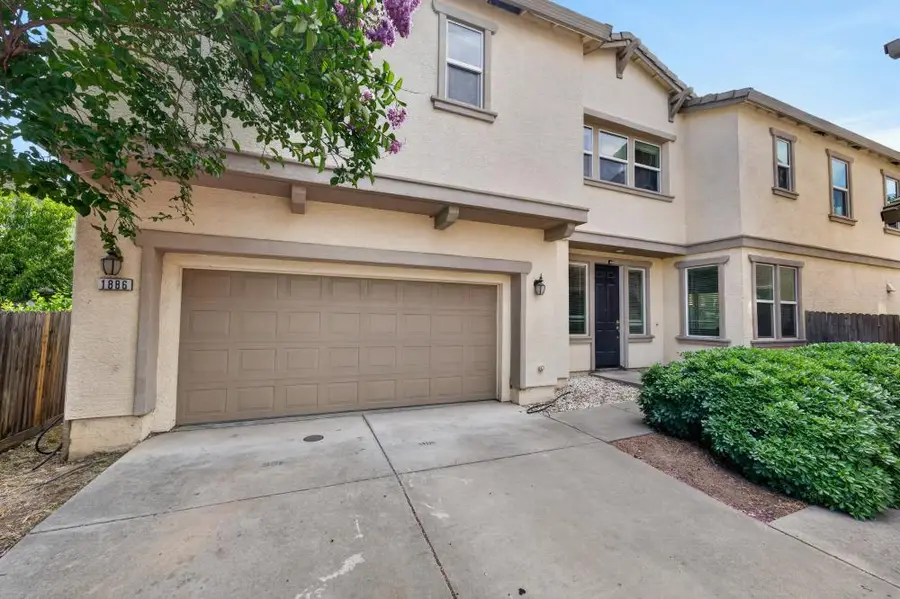 1886 Mammoth Way, Sacramento, CA 95834 - #3
