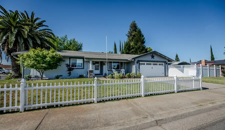 1695 Queens Avenue, Yuba City, CA 95993 - #2