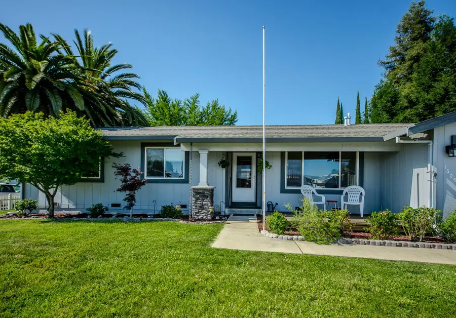 1695 Queens Avenue, Yuba City, CA 95993 - #3