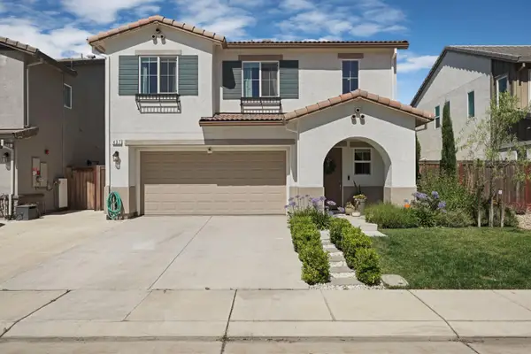 437 Rainbow Falls Lane, Manteca, CA 95337