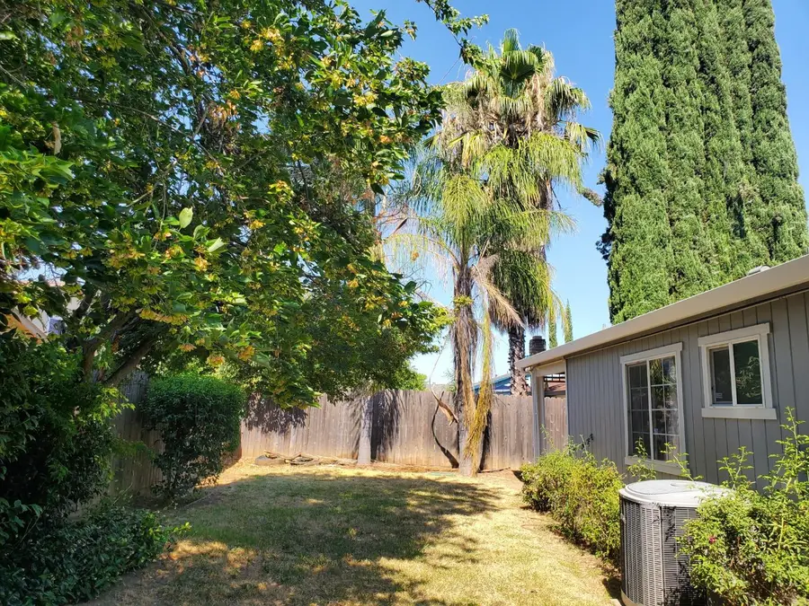 10048 Biscanewoods Way, Sacramento, CA 95827 - #2