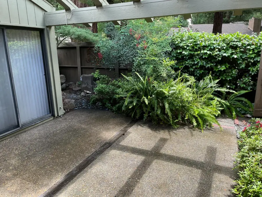 301 Dunbarton Way, Sacramento, CA 95825 - #2
