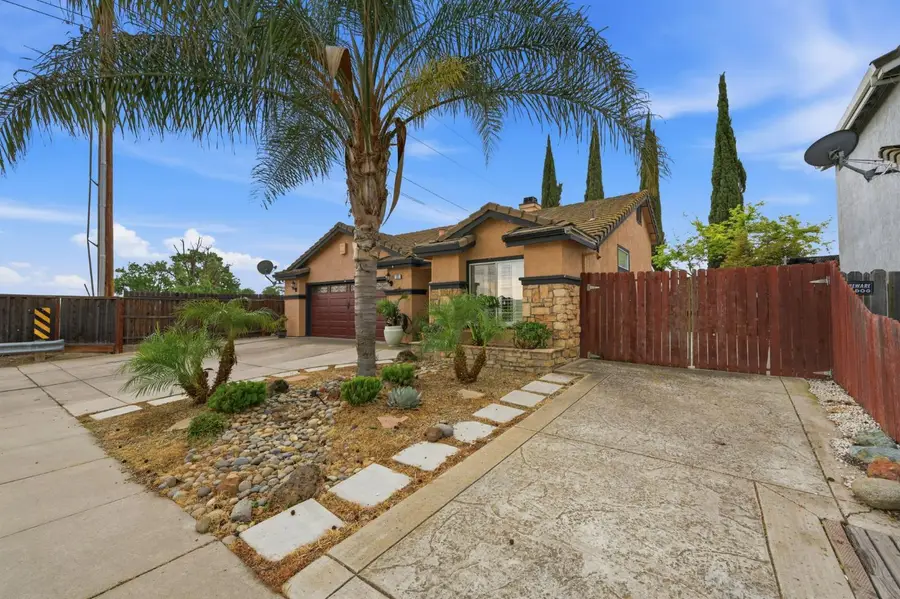 592 Charlemagne Lane, Tracy, CA 95376 - #2