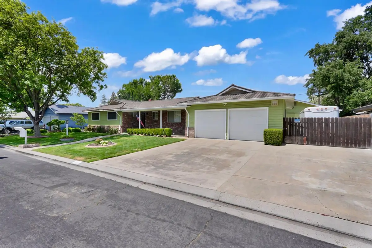 301 Robin Hood Drive, Modesto, CA 95350 - #1