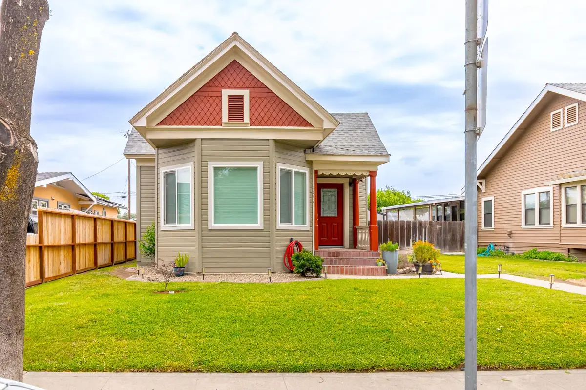 1042 R Street, Newman, CA 95360 - #1