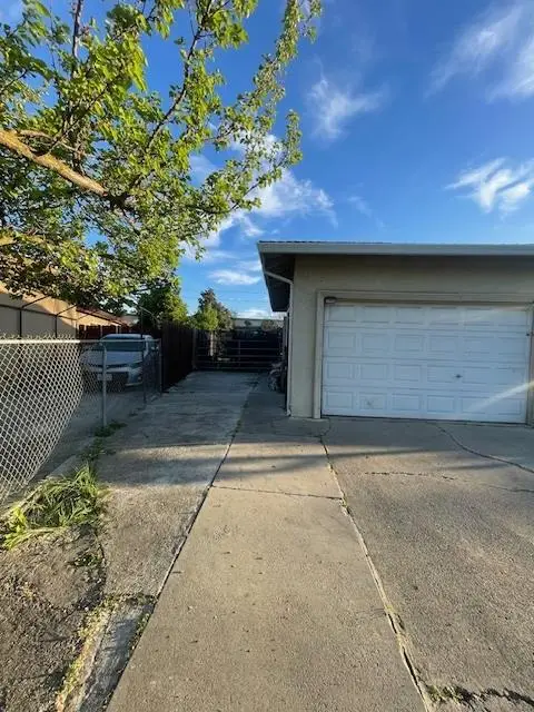 3327 Forest Drive, Stockton, CA 95205 - #2